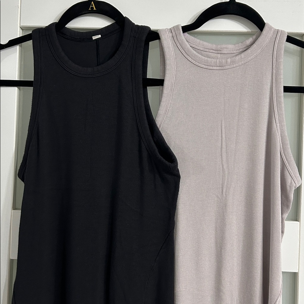 LULU-LEMON BONDLE  Black and Gray Tank Tops size 6